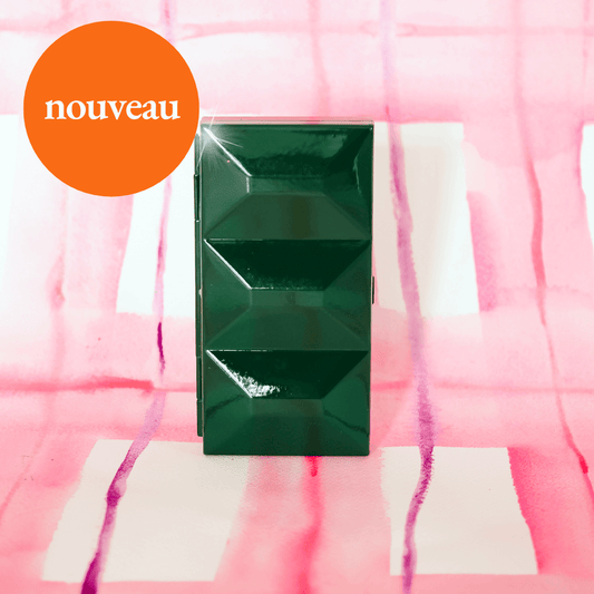 NOUVEAU - Palette aquarelle métal laqué verte - vide - contenance 16 à 22 demi godets