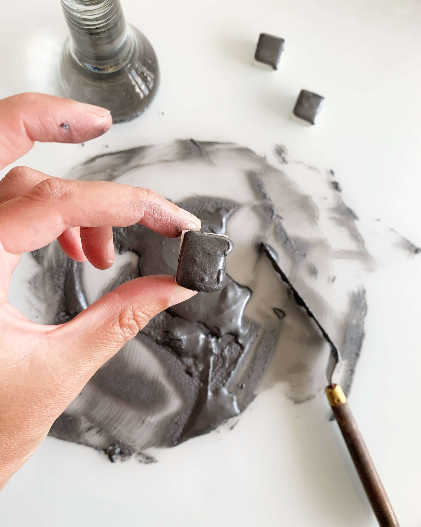 Aquarelle artisanale à paillettes - Gris fer