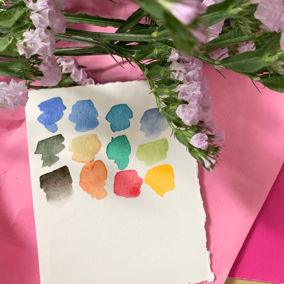 La palette d’aquarelle qui fait vibrer les pages des carnets de voyage